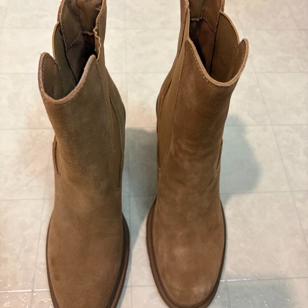 Nine West Brown Suede Chelsea Boots Block Heel Pull On Booties Women’s Size 8.5